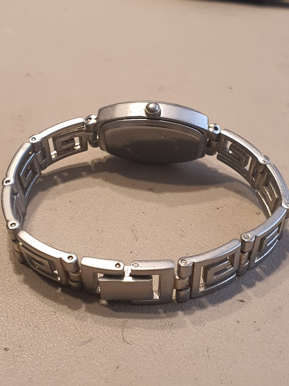 🦋10/$20🦋 Sheffield Silver/White Stainless Steel Women's Watch - Picture 3 of 4